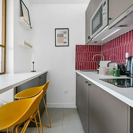 Canal - Intimate Faubourg * Paris